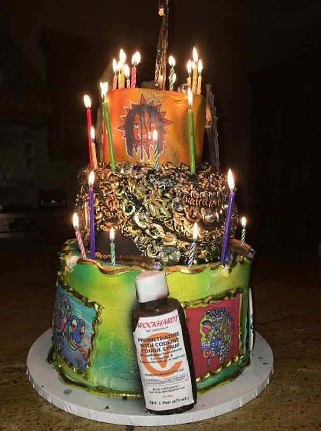 Chief Keef Gets Ridiculous Birthday Cake - XXL